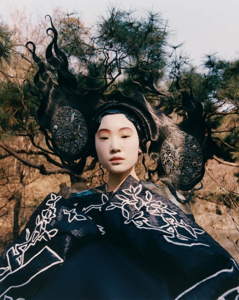 A photo shoot for Vogue Global Edition. The mother-of-pearl was used as a hairpiece. Photography: Peter Ash Lee, Photo Assistants: HyeonWoo Lee, Doheun Park, Visual Editor: Landon Phillips, Stylist: Jang Heejun, Stylist Assistant: Choi Yena, Production: A PRJECT, Executive Producer: Bo Kelly Suh, Production Assistant: Indigo Choi, Hair: Gabe Sin, Hair 1st Assistant: JiEun Kim, Hair 2nd Assistant: Semin Park, Assistant: Lee seung taek, Yun Ye Rim, Jeong Min A, lmyujin, Makeup: Oh Seongseok, Makeup 1st Assistant: Choi Yuri, Makeup 2nd, Assistant: Lee Byunghyun, Model: Um Seo Yoon, Set Design: Jeon Minkyu, Florist: Chungrokhwa Studio © Vogue