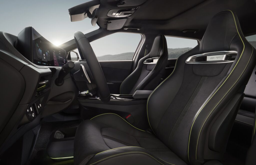 Kia's design delicately mediates the large and small elements that humans relate to objects through technology.© KIA