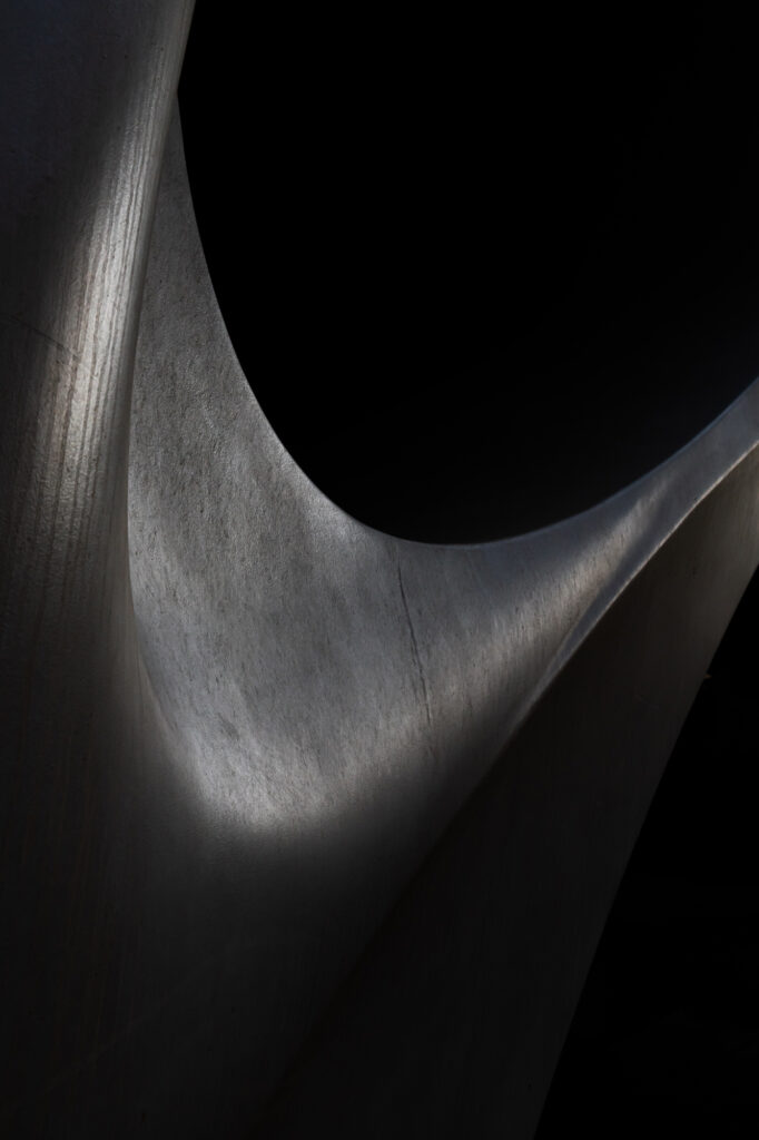 The infinite potential of lines occasionally creates the elegance of curves. © Mitchell Luo