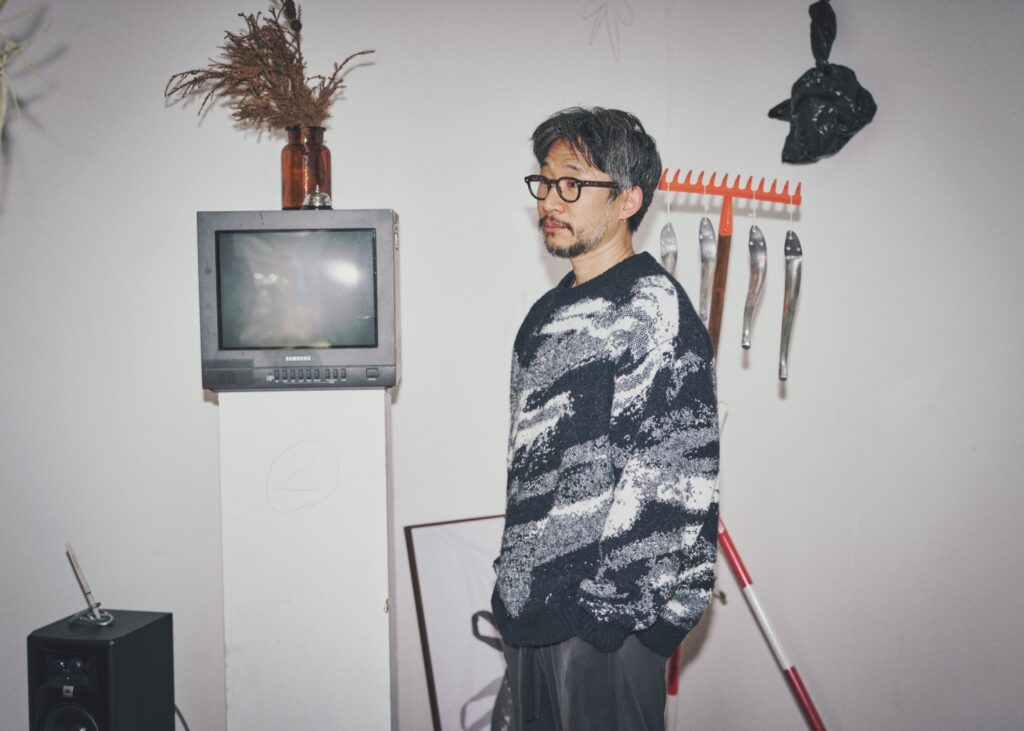 Working in Jeju, Lee Hyuntae still draws on his surroundings for materials.