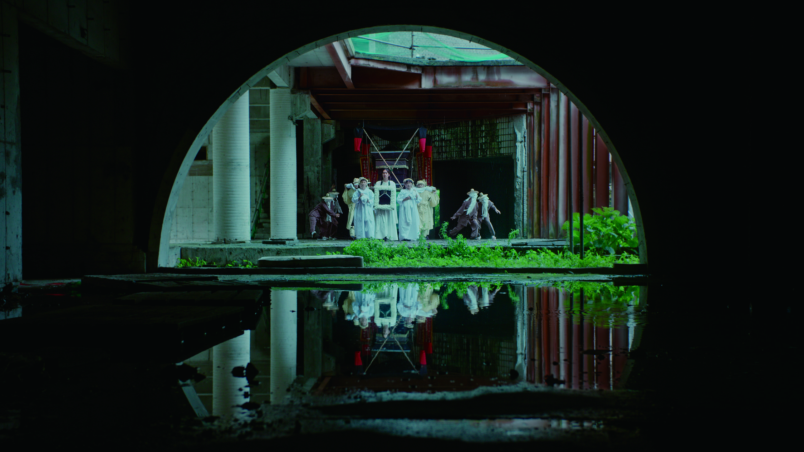 Film still. Burial of This Order, Jane Jin Kaisen, 2022. Single channel film. 4K.
Color. Duration: 25:30 min. 5.1 surround sound / stereo sound.